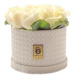 جعبه گل طبیعی کلبه گل مدل رز سفید هلندی استوانه ای 10 شاخه