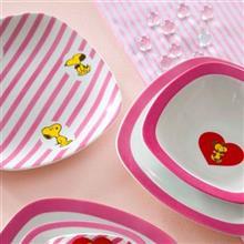 سرویس چینی 6 پارچه کودک چینی زرین ایران سری کواترو مدل اسنوپی صورتی درجه عالی Zarin Iran Porcelain Inds Quattro Pink Snoopy 6 Pieces Porcelain Children Dinnerware Set Top Grade