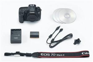 دوربین عکاسی دیجیتال کانن مدل EOS 7D Mark II+18-135 IS STM Canon EOS 7D Mark II+ 18-135 IS STM Digital Camera